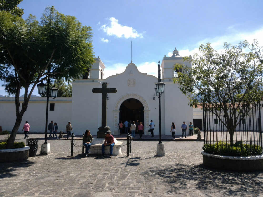 plaza iglesia san bartolome becerra
