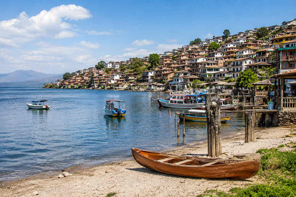 playa san pedro la laguna