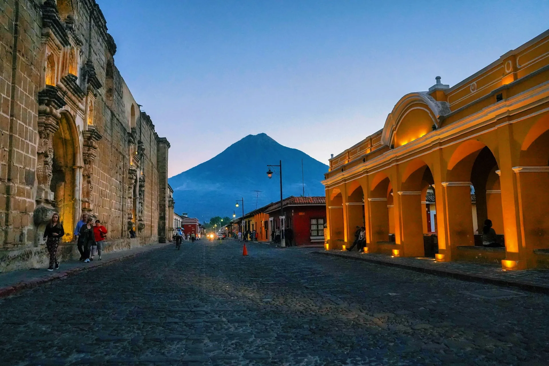 antigua guatemala noche