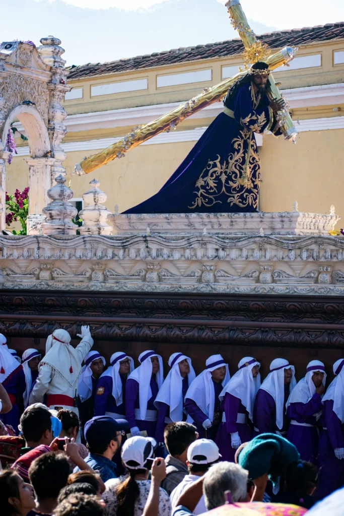 como moverse semana santa antigua guatemala