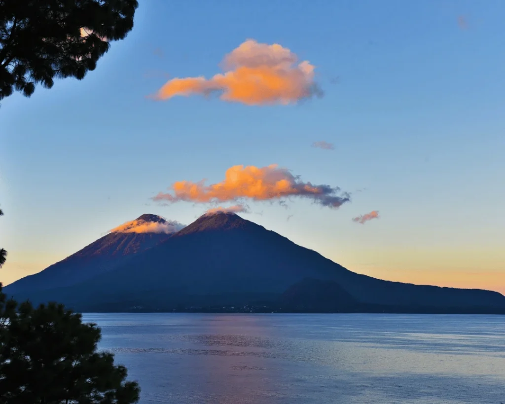 donde alotenango pueblo clave rutas volcanes cerca antigua