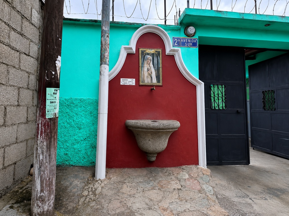 como es san pedro huertas fachadas