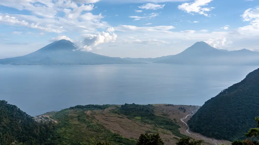 Dimensions Lake Amatitlan