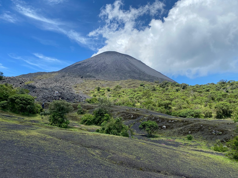 relacion laguna calderas volcan