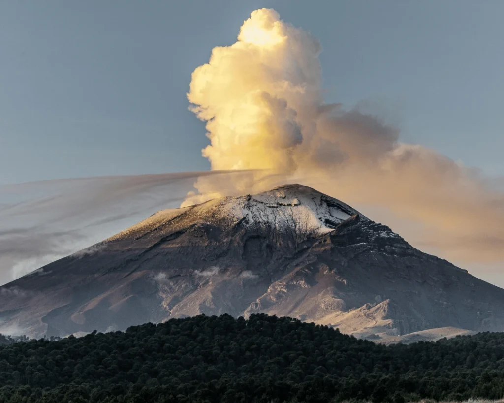 Safety guidelines visiting Santiaguito Volcano