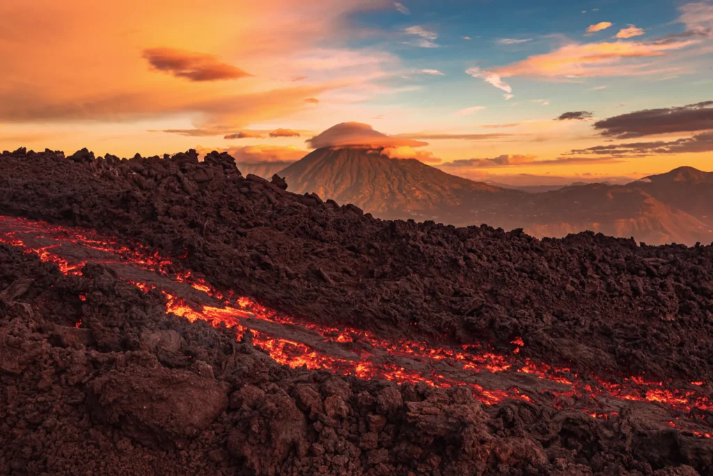 guia volcan pacaya